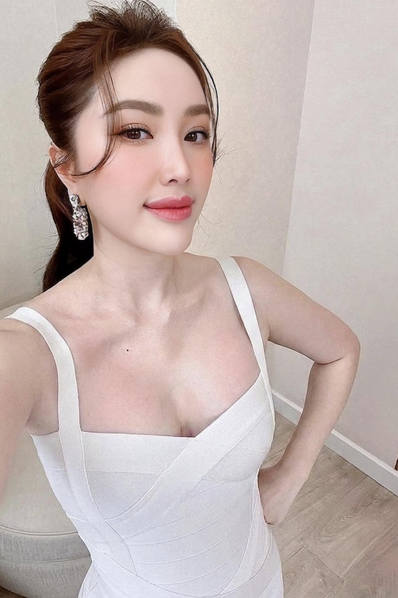 https://static-images.vnncdn.net/vps_images_publish/000001/000003/2026/7/13/bao-thy-13-1330.jpg