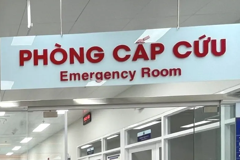 Ca phẫu thuật đặc biệt vào cuối tuần cứu bé sinh non 1,6kg