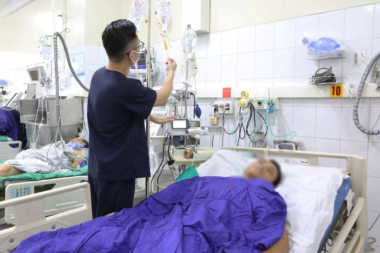 Cứu sống bệnh nhân nhảy cầu Bãi Cháy đa chấn thương nguy kịch