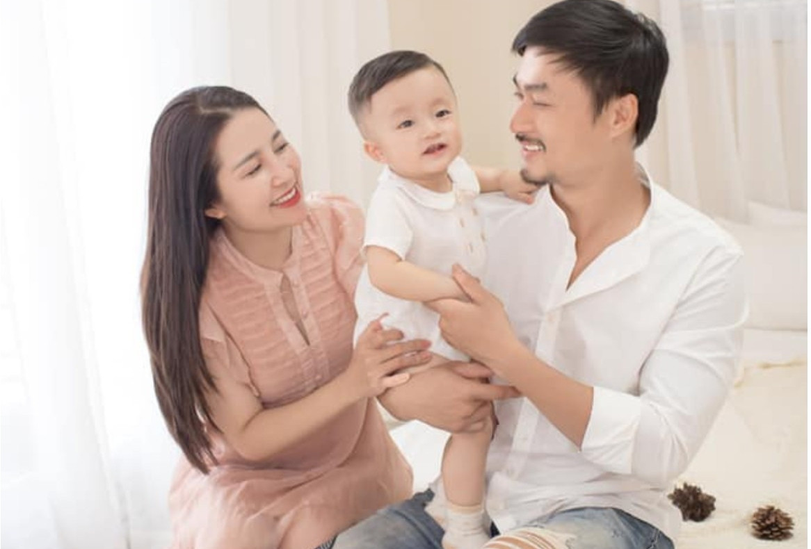 Diễn viên Duy Hưng 'Lửa trắng' tổng tài xã hội đen, vào vai ác để dạy con