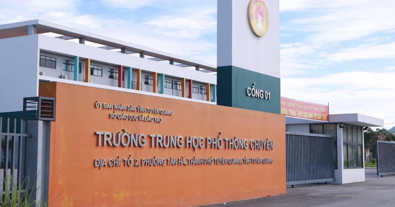 Khởi tố thêm 15 người liên quan vụ 147 điểm 10 Toán ở trường chuyên Tuyên Quang