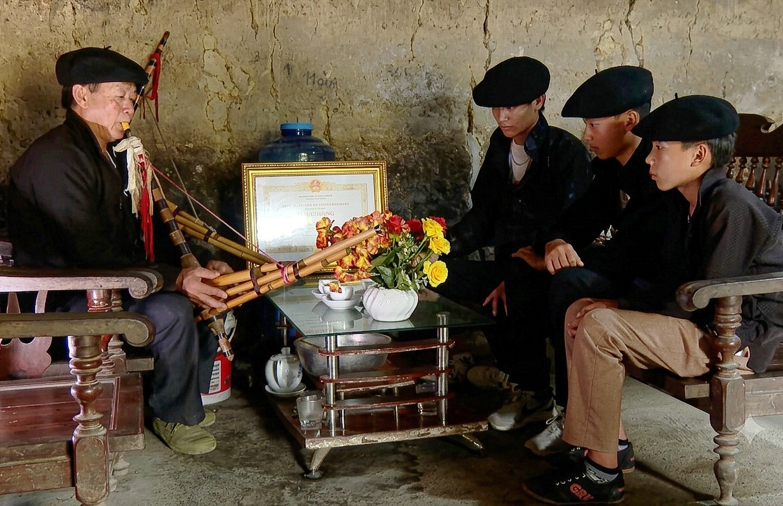 Người thổi khèn giữa núi cao và hành trình thay đổi bản làng người Mông
