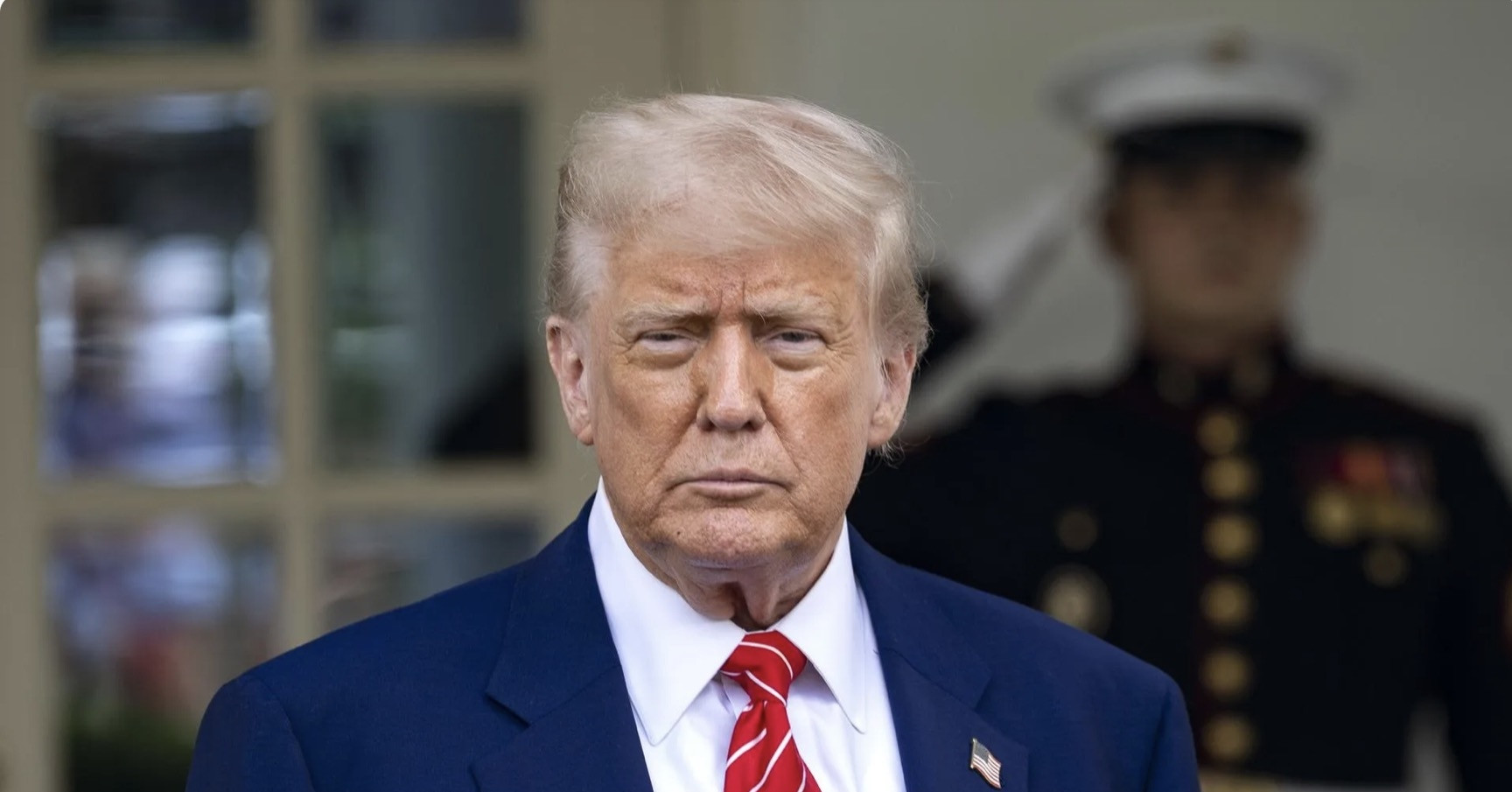 Ông Trump tuyên bố đang tiếp quản eo biển Hormuz từ Iran