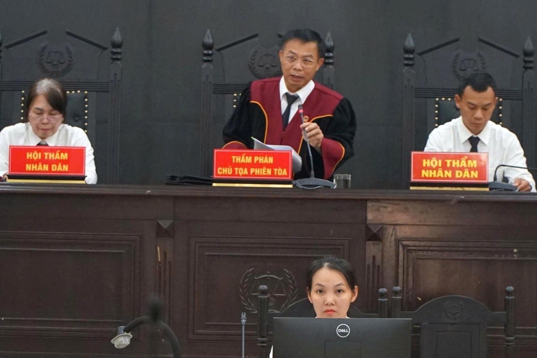 Vụ tán sỏi ở BVĐK vùng Tây Nguyên: Nguyên giám đốc và 2 thuộc cấp lĩnh án