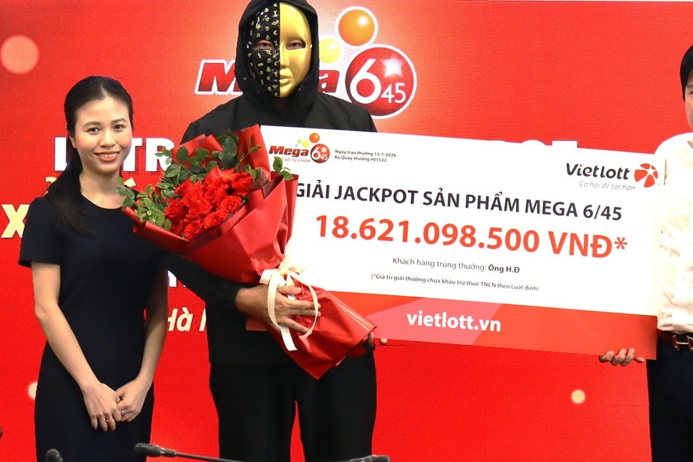 Cán bộ văn phòng tại Huế trúng độc đắc Vietlott hơn 18,6 tỷ đồng