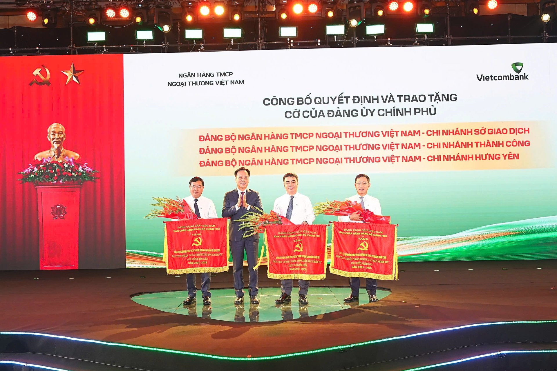 Vietcombank 6 tháng đầu năm: Mở rộng động lực tăng trưởng