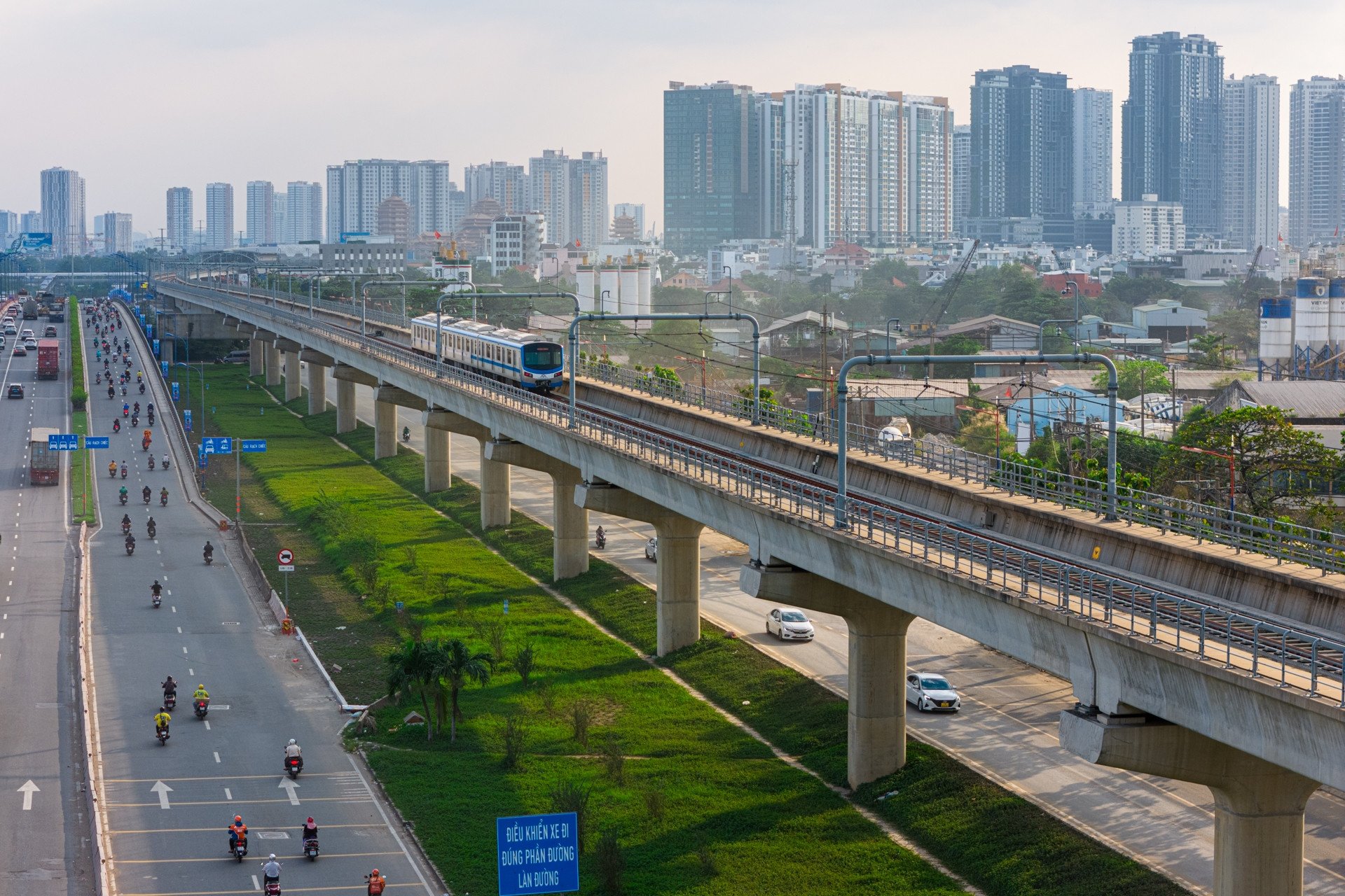 Metro số 1 vận hành gần 2 năm, ga nào đẩy giá căn hộ tăng mạnh nhất?