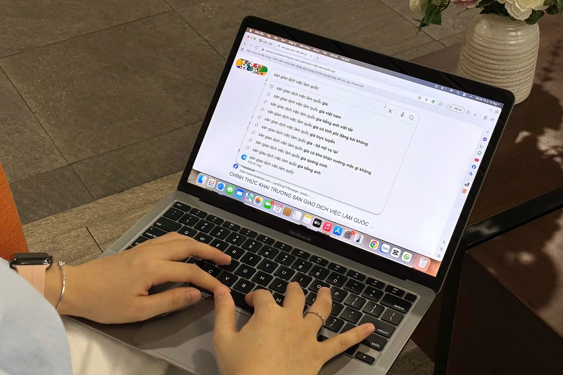 Người Việt ồ ạt tìm kiếm ‘xác thực SIM’ và AI thế hệ mới