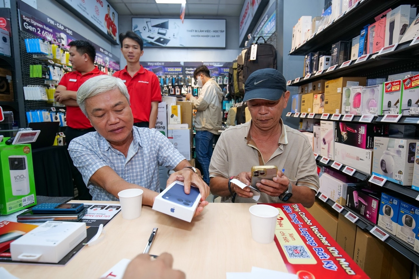 S-BuyBack ở CellphoneS: Xài iPhone 17 không lo rớt giá