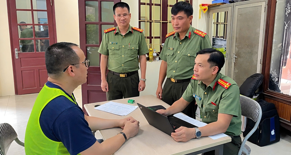 Triệt phá đường dây đánh bạc hàng nghìn tỷ đồng, nhiều thành viên có học vấn cao