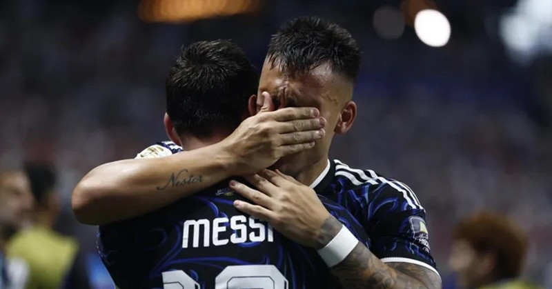Argentina 2-1 Anh: Lautaro Martinez bật khóc tiết lộ về bàn thắng