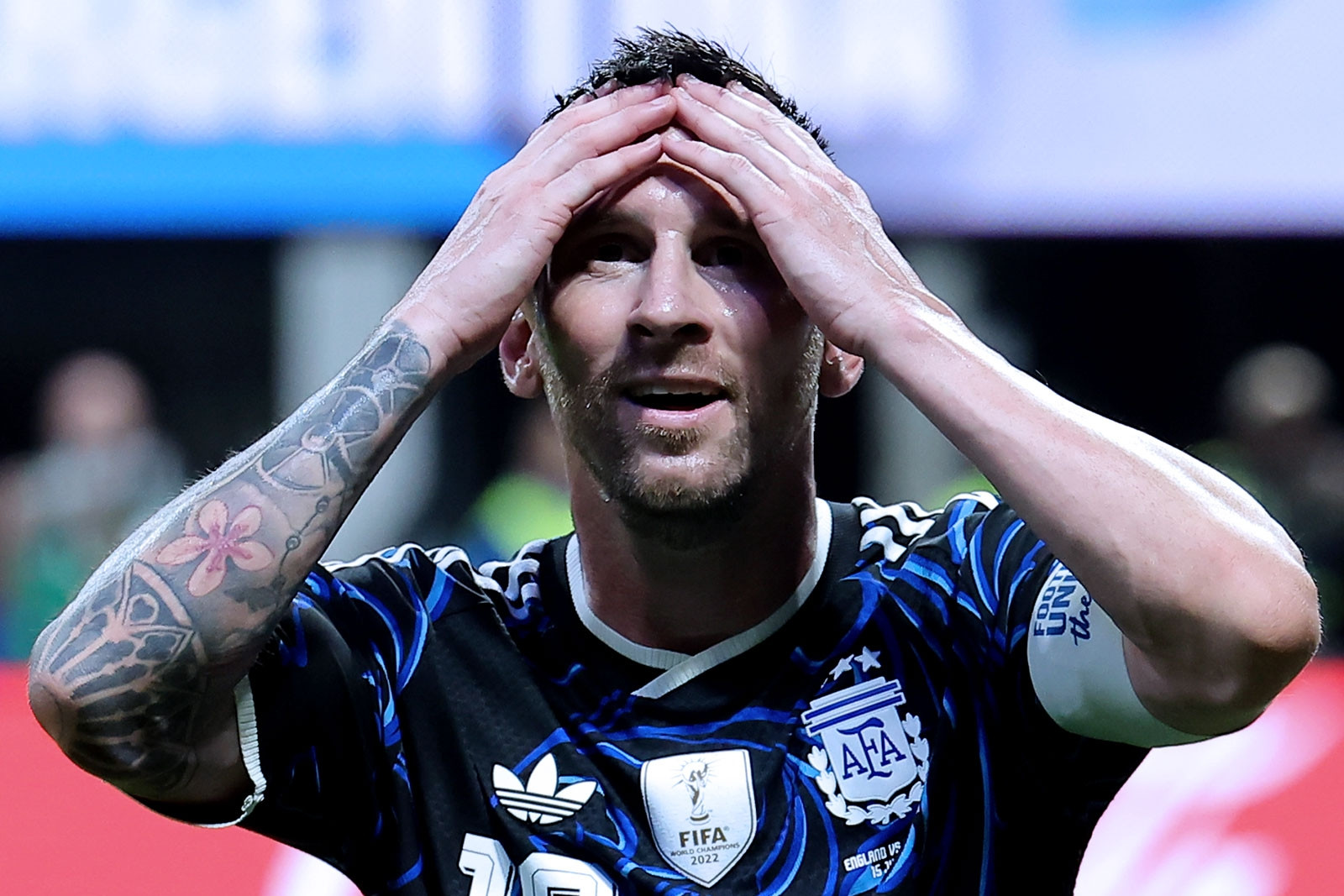 Argentina thắng ngược Anh: Đôi chân ma thuật của Messi