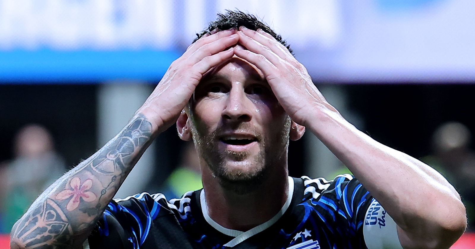 Argentina thắng ngược Anh: Đôi chân ma thuật của Messi