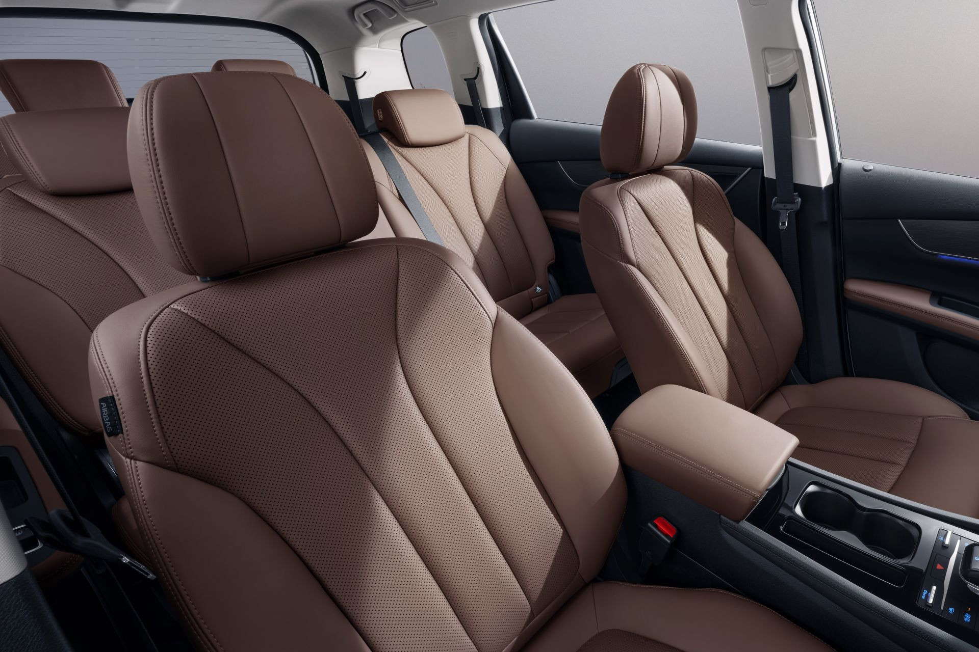 Bản sao của BYD M6_nội thất_4.jpg