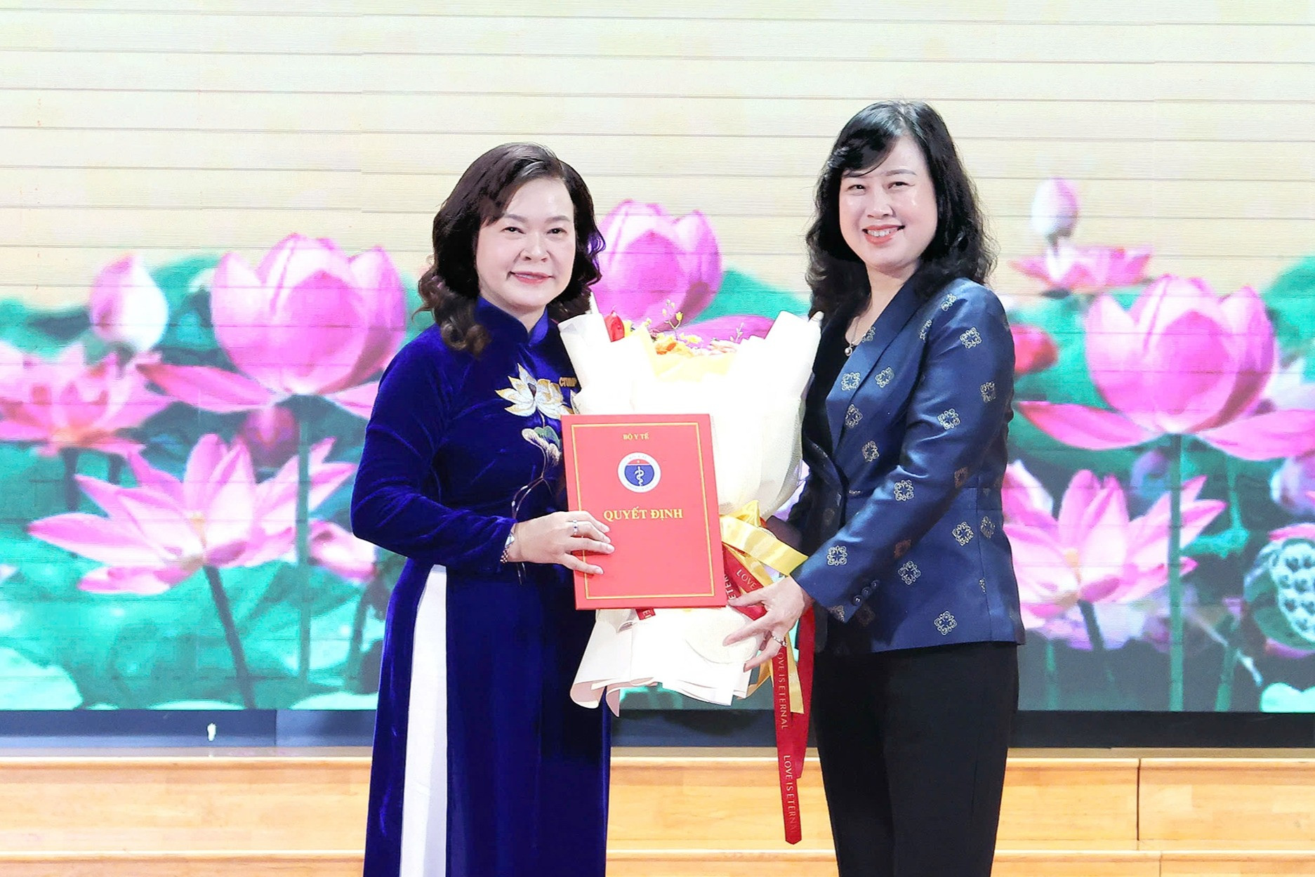 Bộ trưởng giao loạt nhiệm vụ cho nữ Hiệu trưởng đầu tiên của ĐH Y Dược Cần Thơ