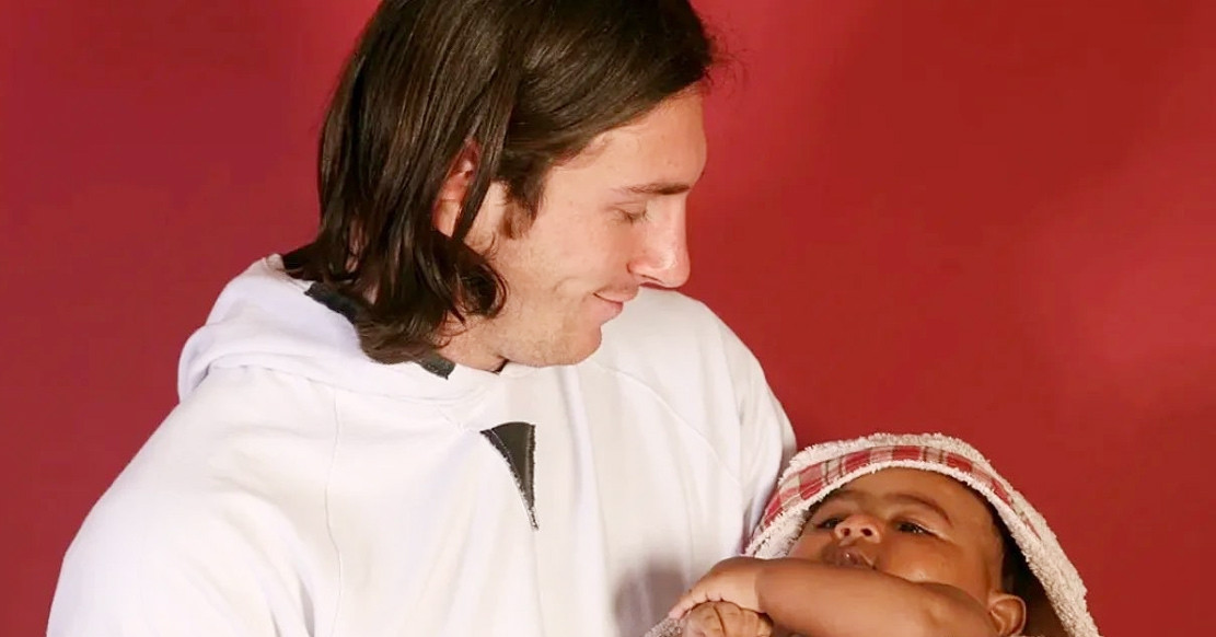 Messi bế em bé Lamine Yamal gây sốt chung kết World Cup