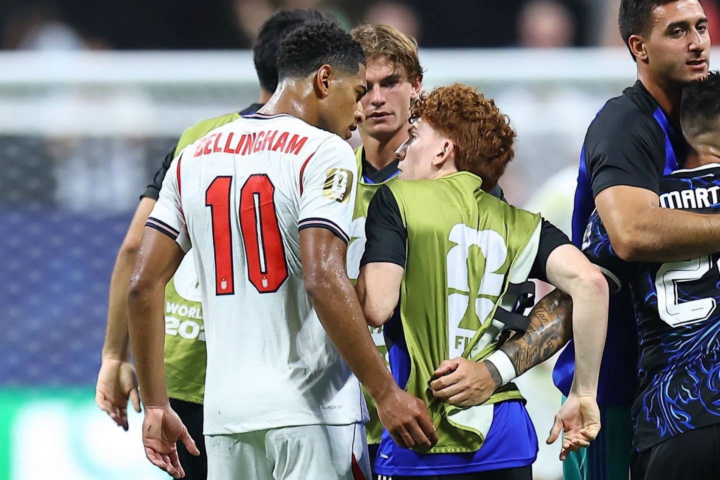 Jude Bellingham trút giận tát cầu thủ Argentina