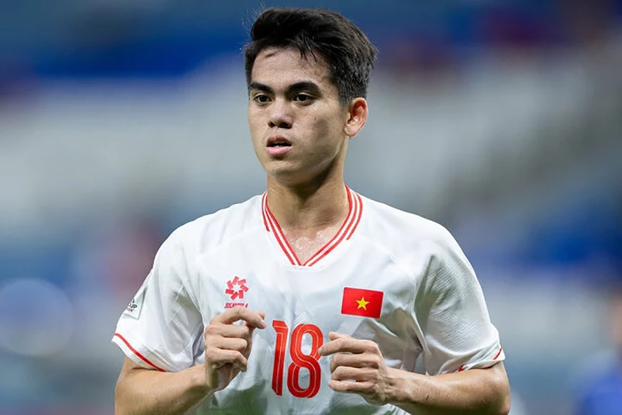 Khuất Văn Khang chia tay tuyển Việt Nam, lỡ hẹn ASEAN Cup