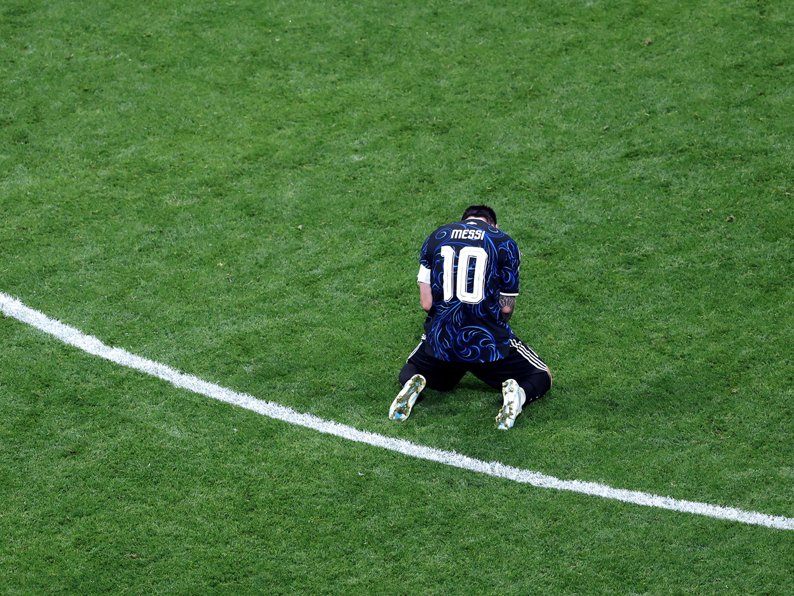 Messi Argentina Anh 3.jpg