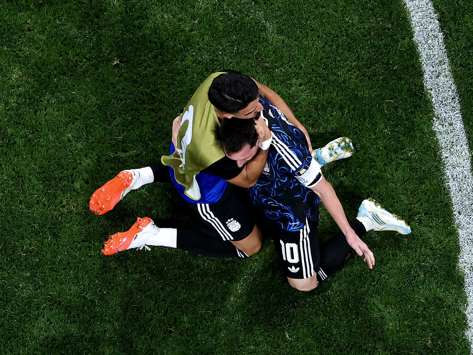 Messi Argentina Anh 4.jpg