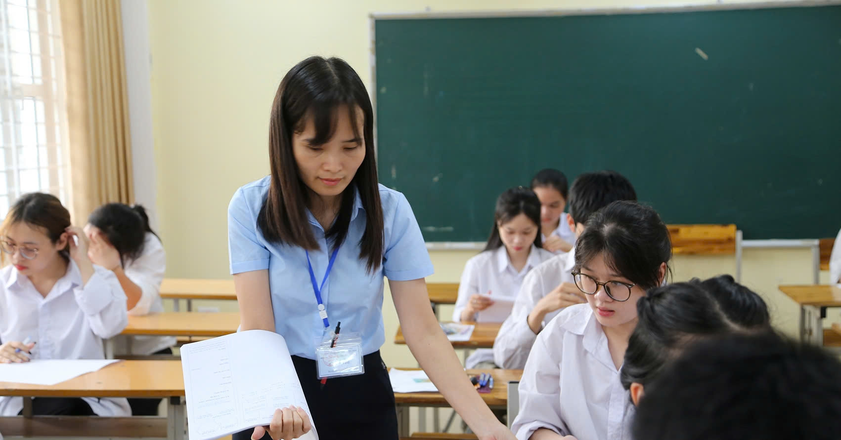 Quảng Ninh thí điểm đưa đón học sinh bằng xe buýt điện trong năm học mới