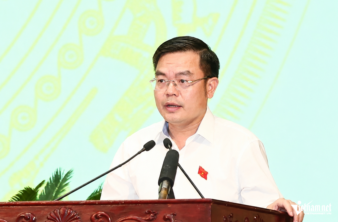 W-a1 hoang van dong.png