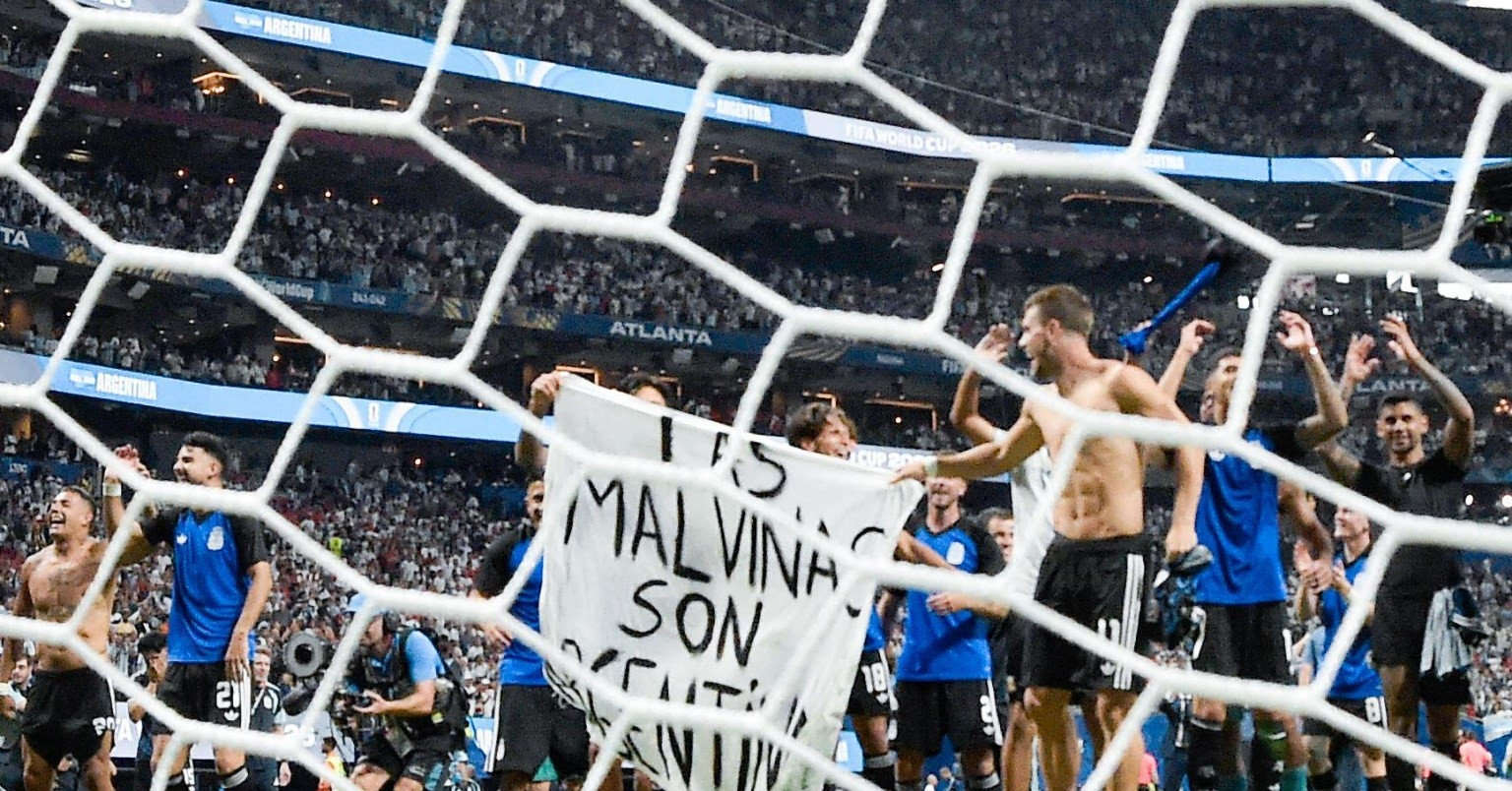 Argentina gặp rắc rối lớn trước chung kết World Cup