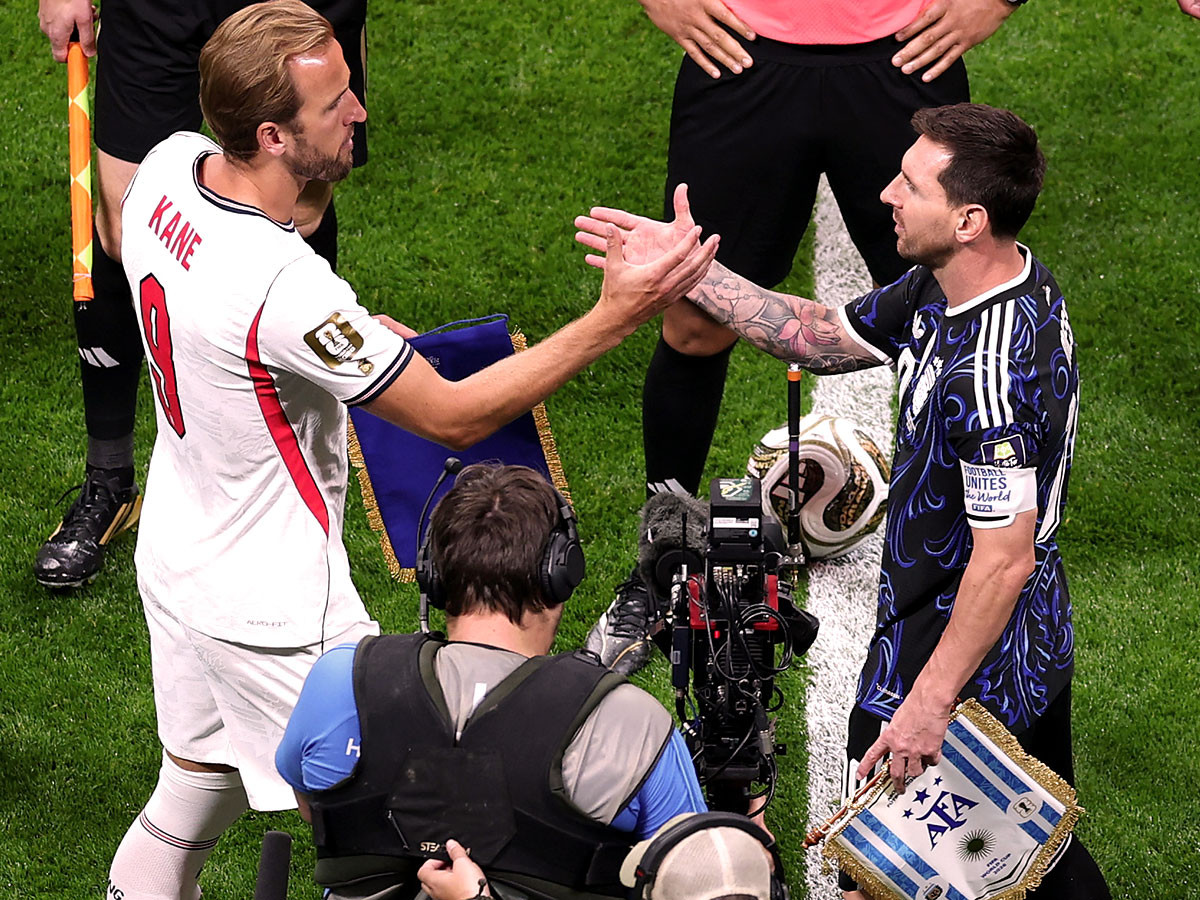 Harry Kane Messi.jpg