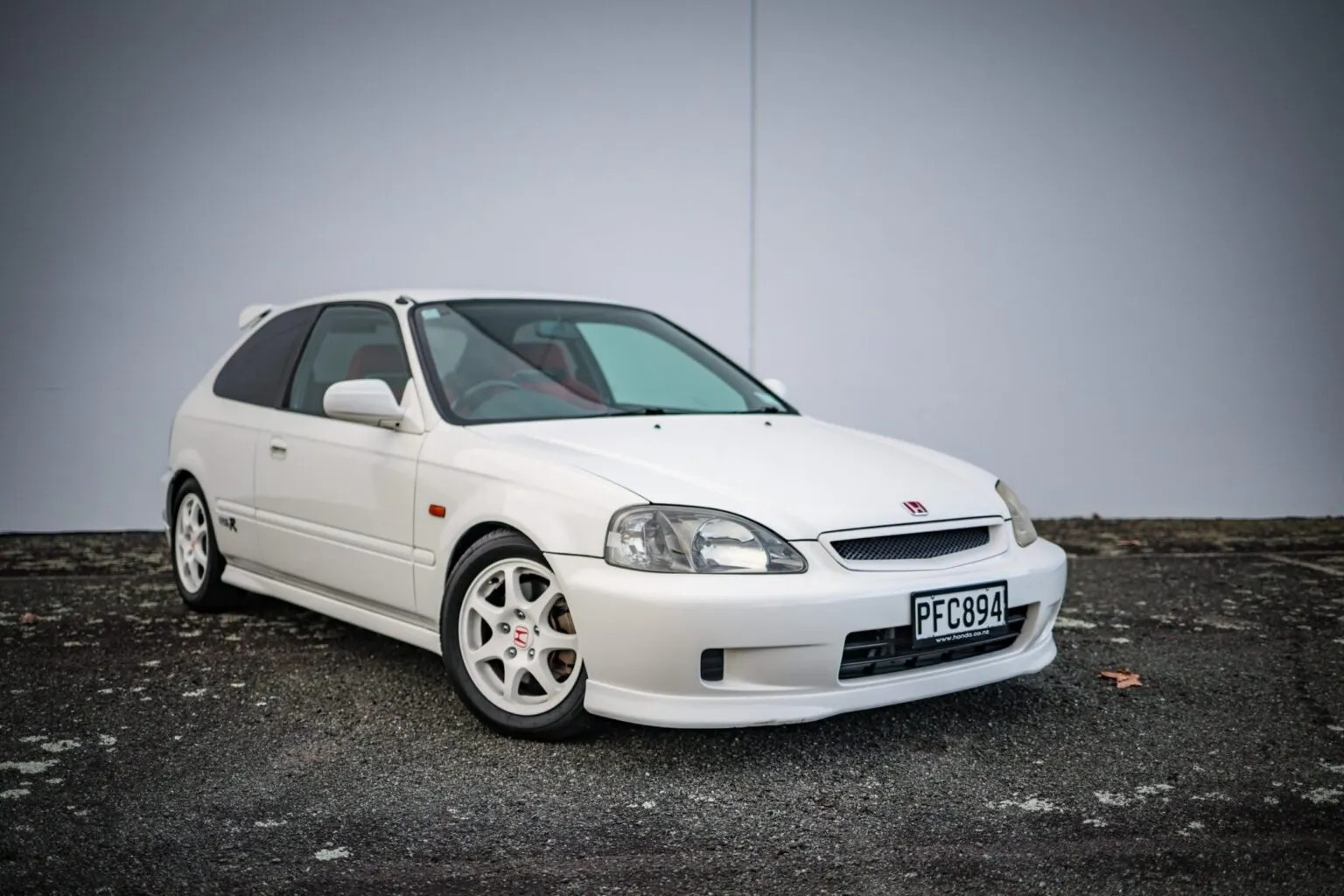 https://static-images.vnncdn.net/vps_images_publish/000001/000003/2026/7/17/honda-civic-type-r-2-1536x1024-1588.webp