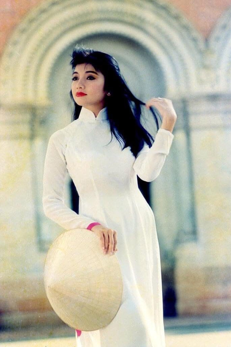 https://static-images.vnncdn.net/vps_images_publish/000001/000003/2026/7/17/ly-thu-thao-2001-1474.jpg