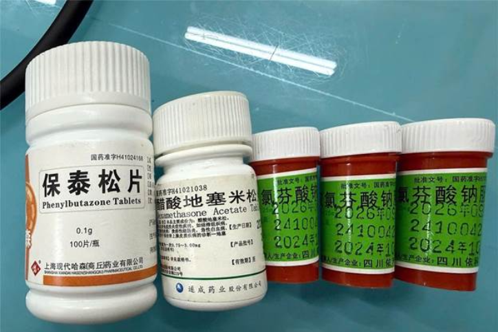 Nguy kịch vì được bạn mách mua thuốc 'hết đau nhanh'