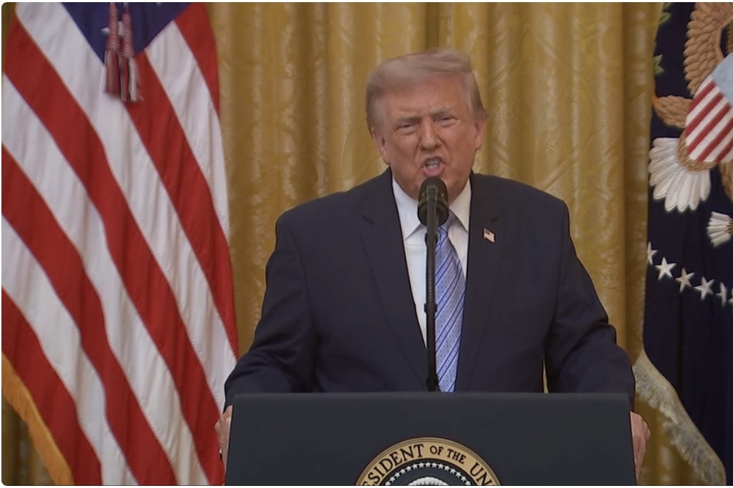 Ông Trump cáo buộc Trung Quốc tiếp cận dữ liệu cử tri Mỹ