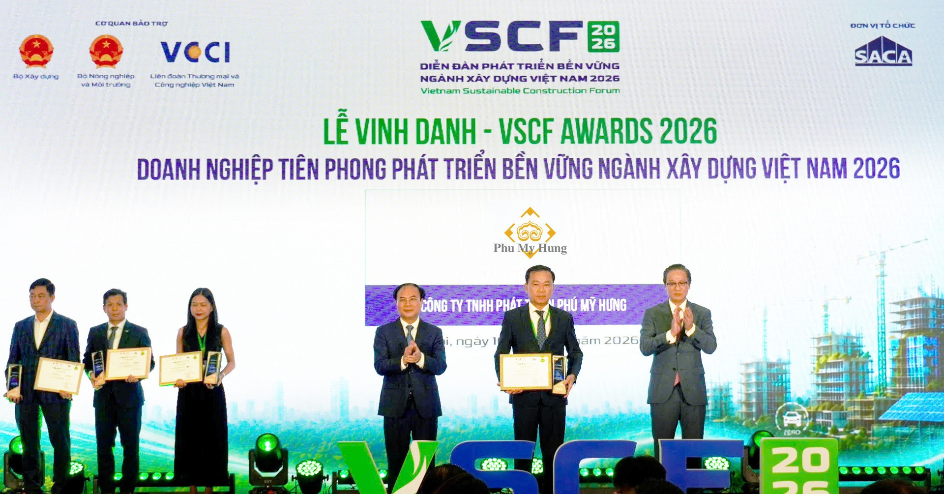 Phú Mỹ Hưng được vinh danh ‘Doanh nghiệp tiên phong phát triển bền vững’