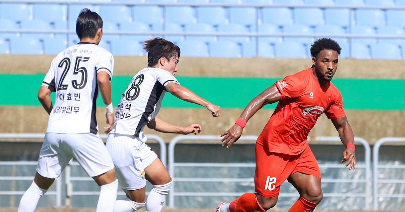 Tuyển Việt Nam vs Myanmar: Xuân Son, Hoàng Hên dự bị