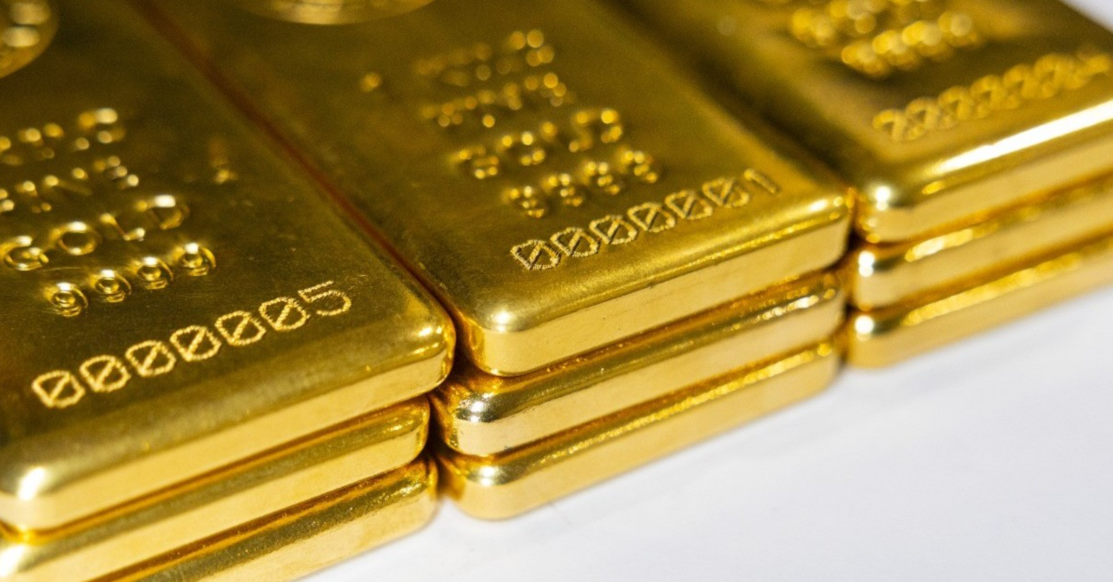 Vàng đang ở ‘ngã ba đường’: Có thể rơi về 3.500 USD trong kịch bản xấu nhất