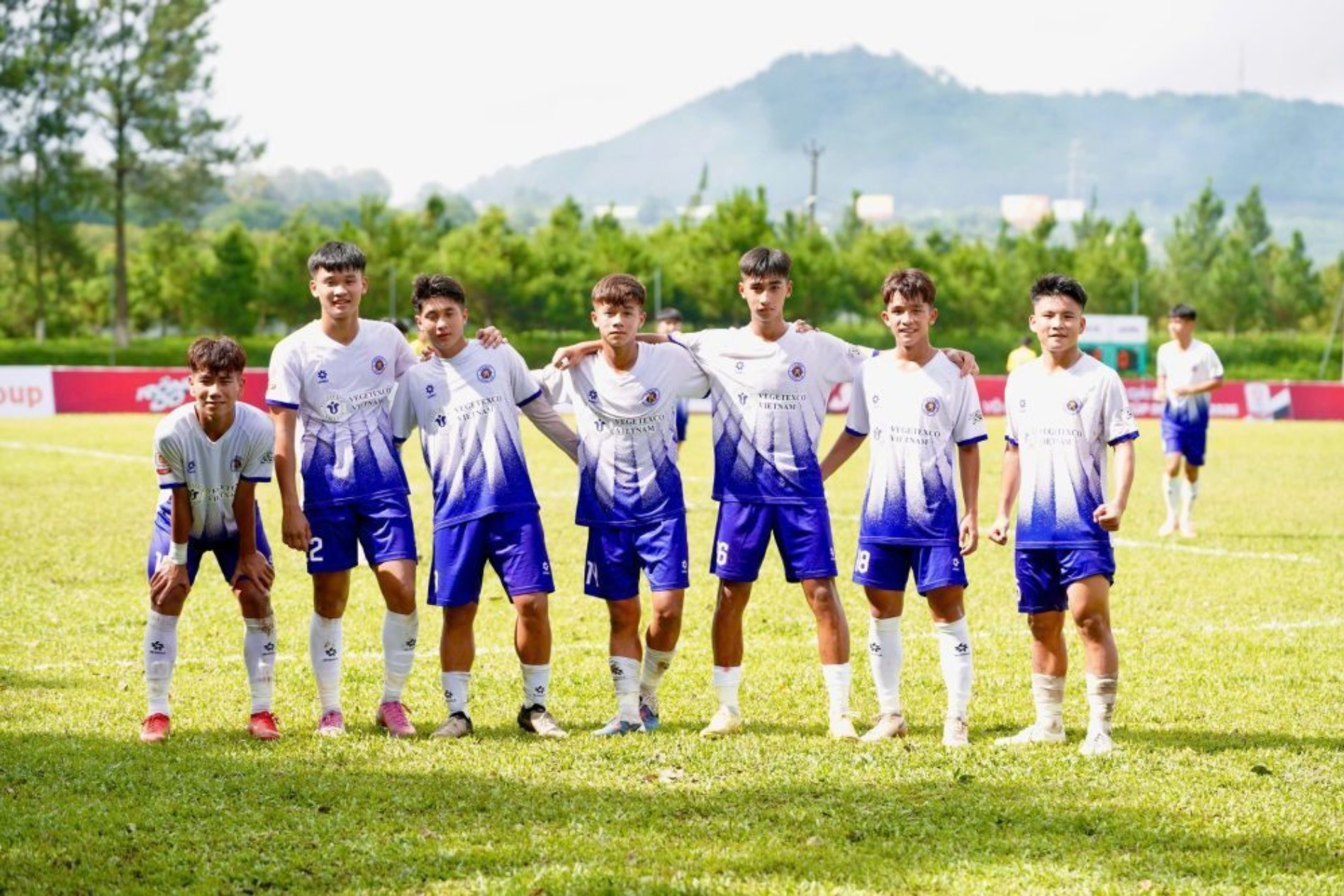 VCK bóng đá U17 quốc gia: Hà Nội FC phô trương sức mạnh
