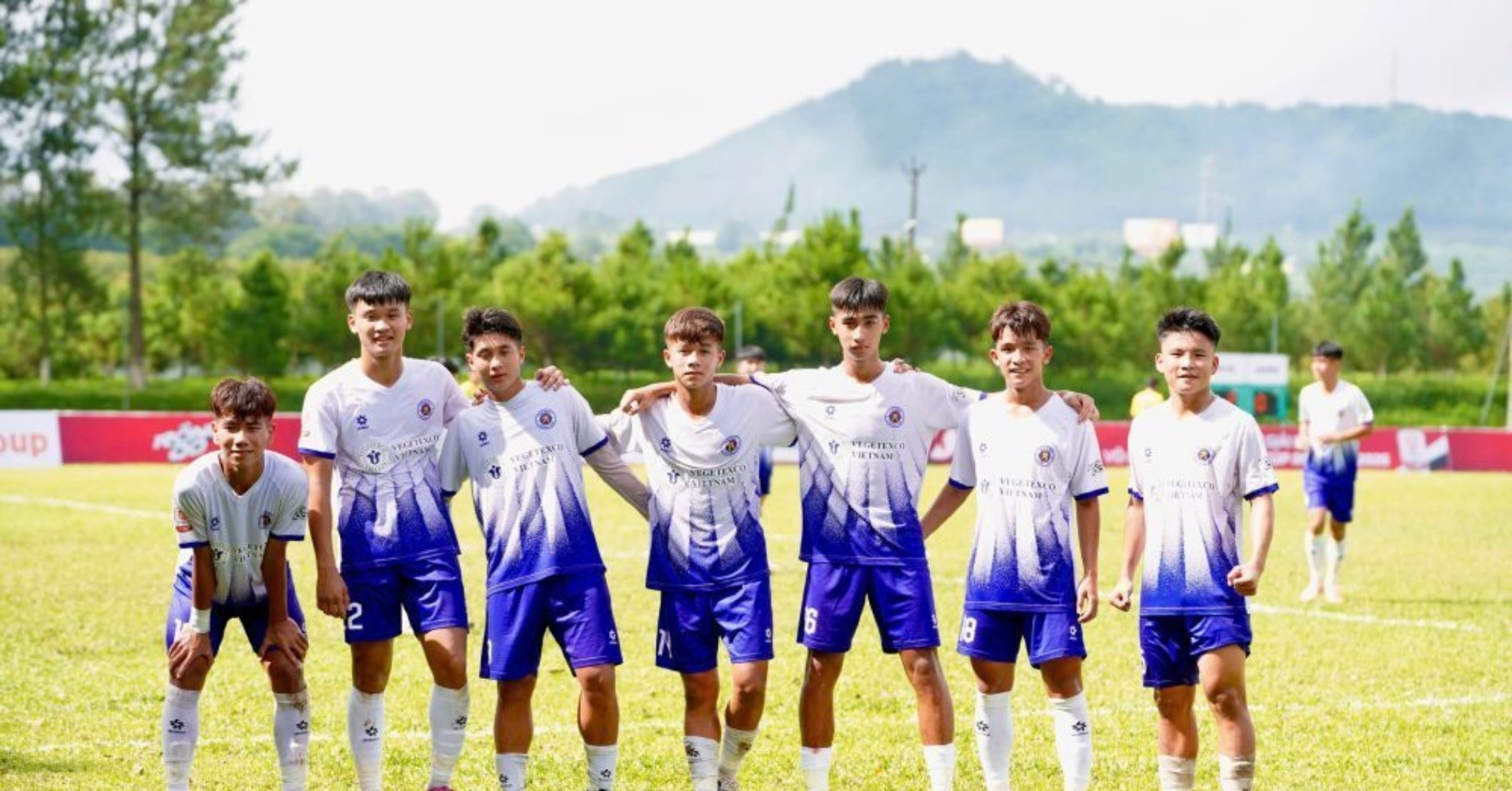 VCK bóng đá U17 quốc gia: Hà Nội FC phô trương sức mạnh