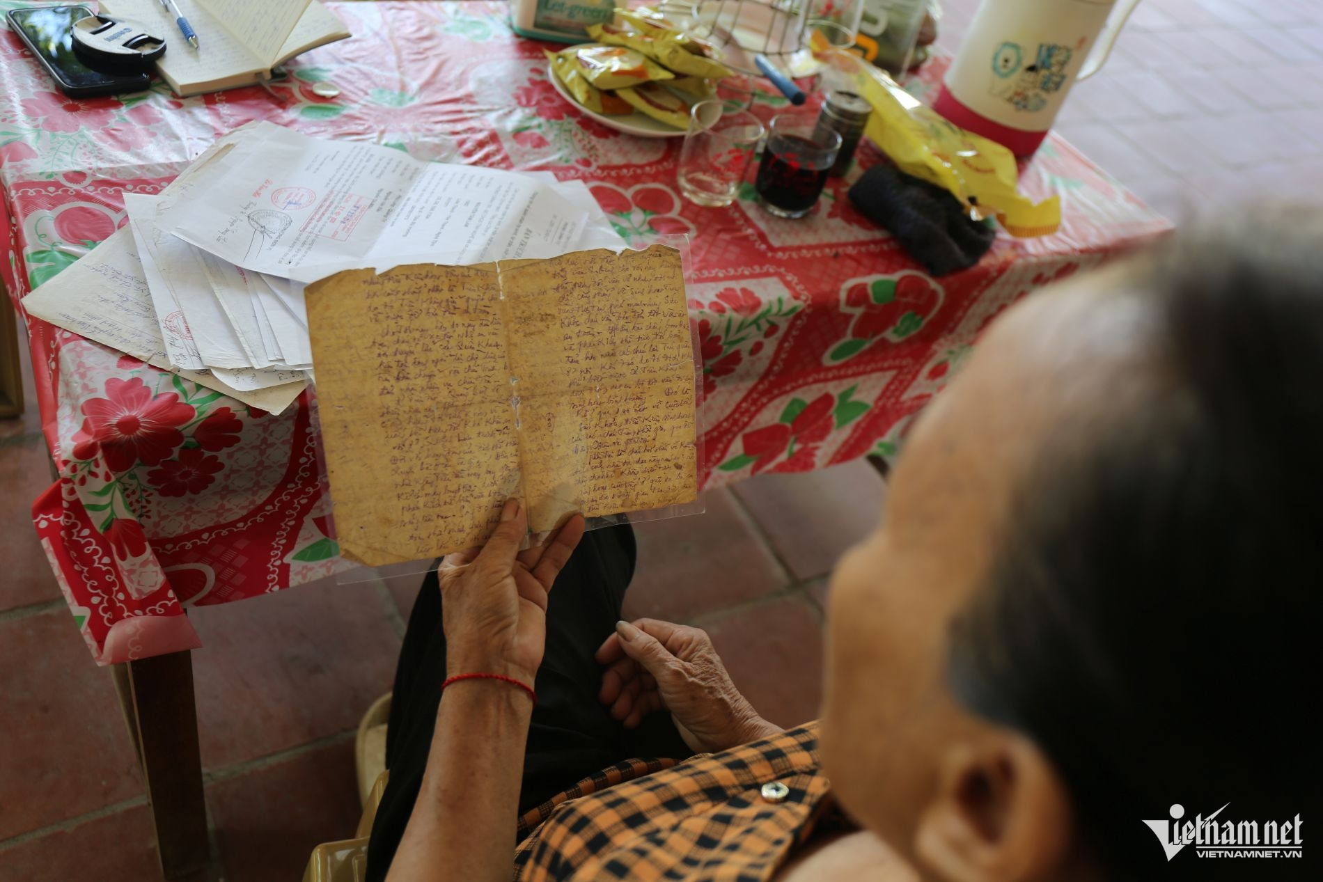 W-Lá thư Liệt sĩ Nguyễn Tâm Lam gửi từ chiến trường trở thành kỷ vật vô giá. Ảnh: Thanh Hải.jpg
