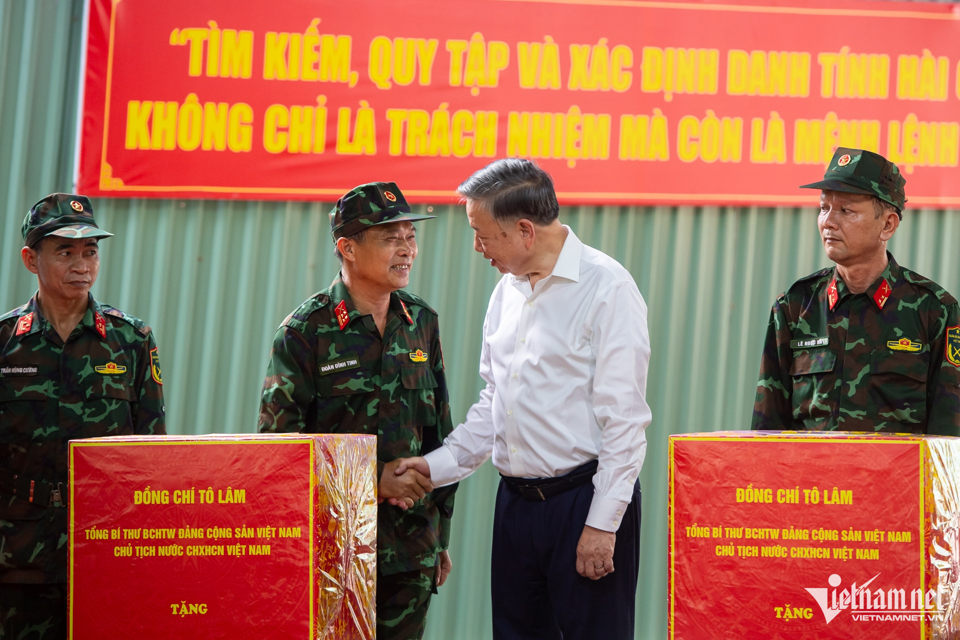 W-TBT dâng hương CV LÊ THỊ RIÊNG   NGUYỄN HUẾ 18.jpg