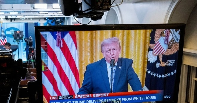 Cần trả bao nhiêu tiền để biết trước tuyên bố của ông Trump?