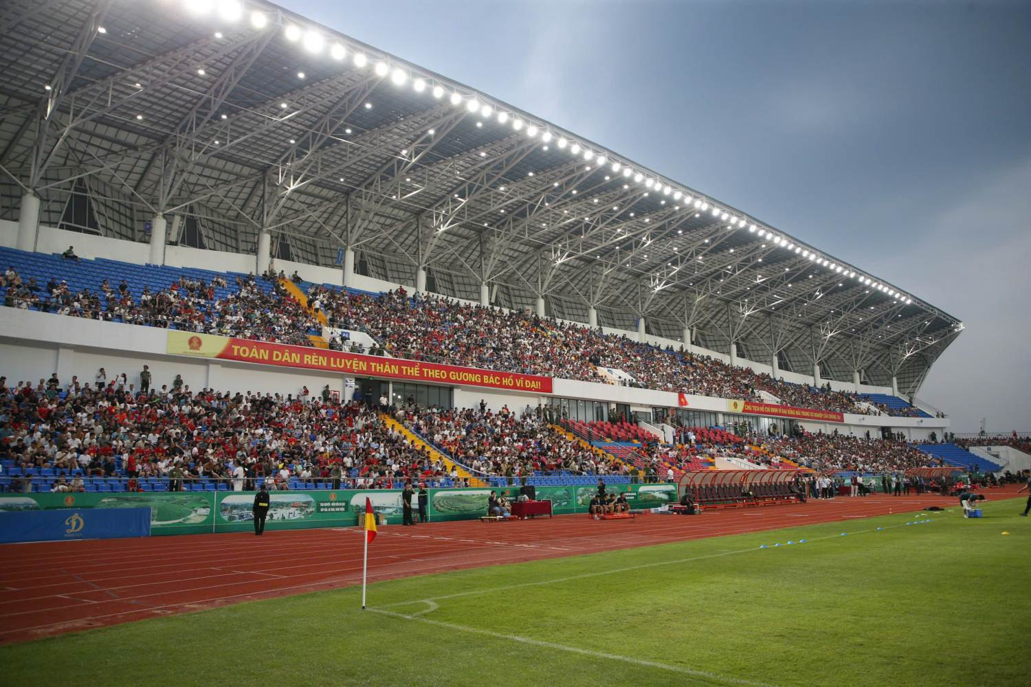 https://vms-files.vietnamnet.vn/vps_images_publish/000001/000003/2026/7/18/cdv-viet-nam-1418.jpg
