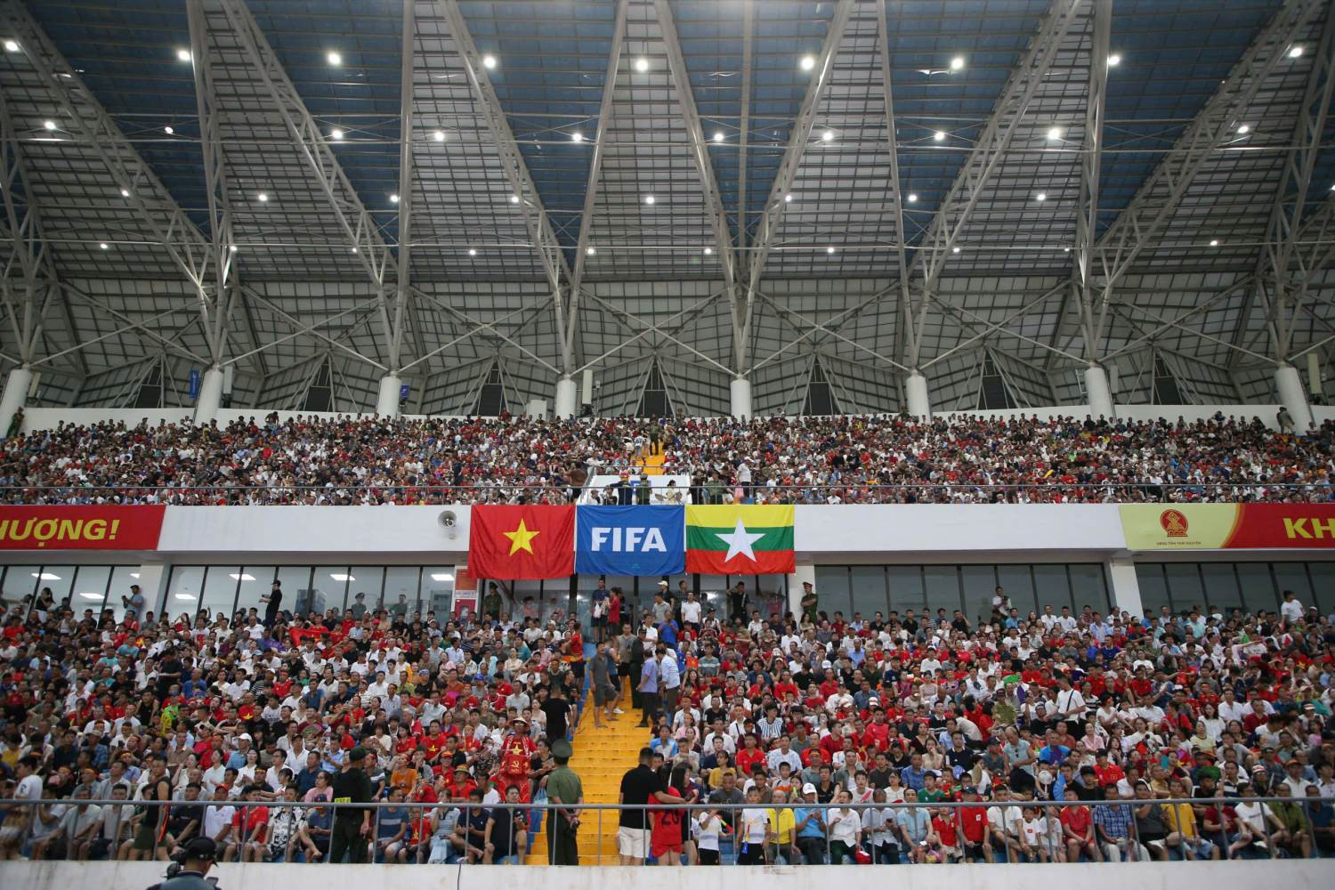 https://vms-files.vietnamnet.vn/vps_images_publish/000001/000003/2026/7/18/cdv-viet-nam-3-1417.jpg