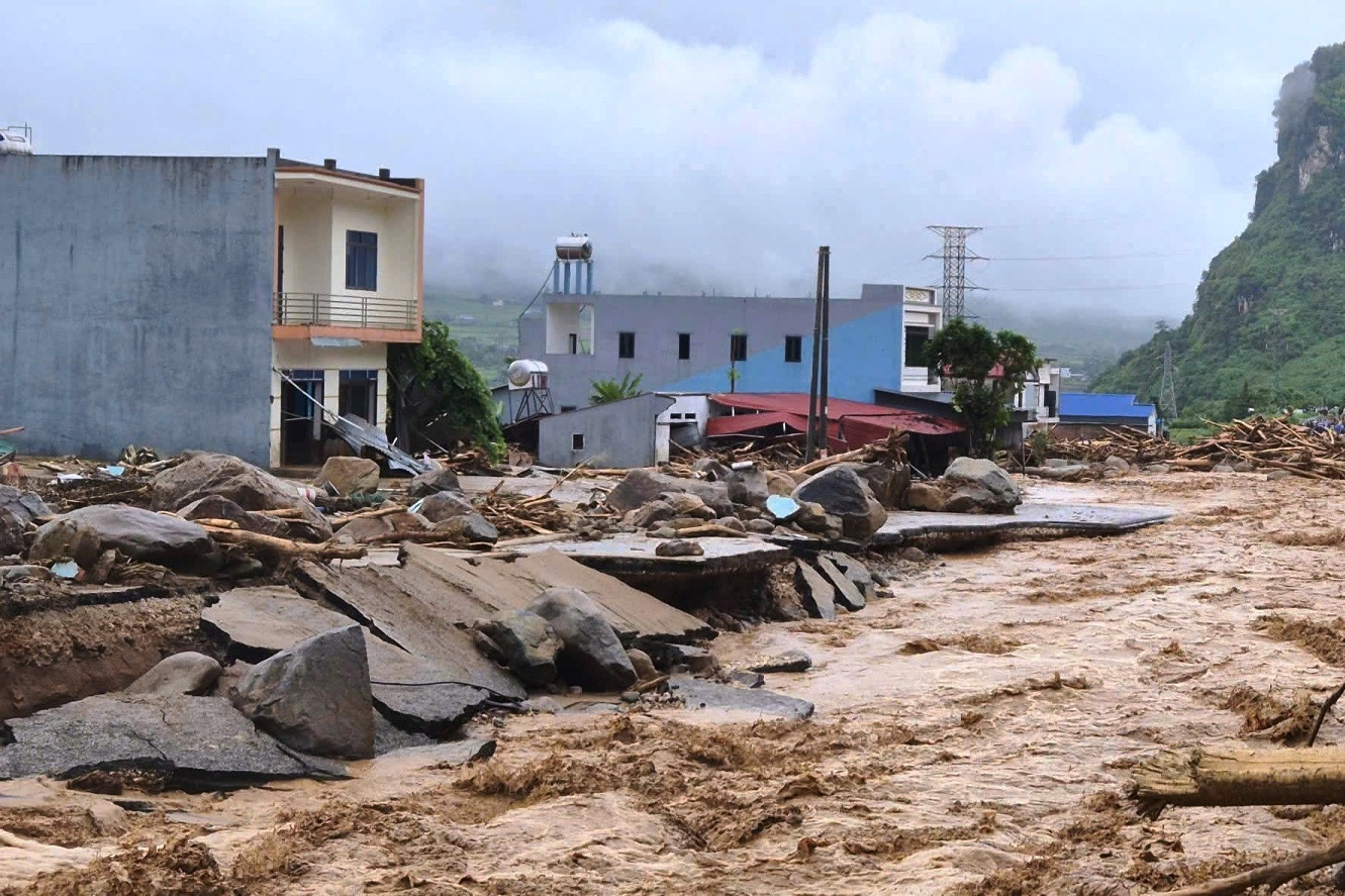 Tìm thấy thi thể 4 nạn nhân bị lũ cuốn trôi