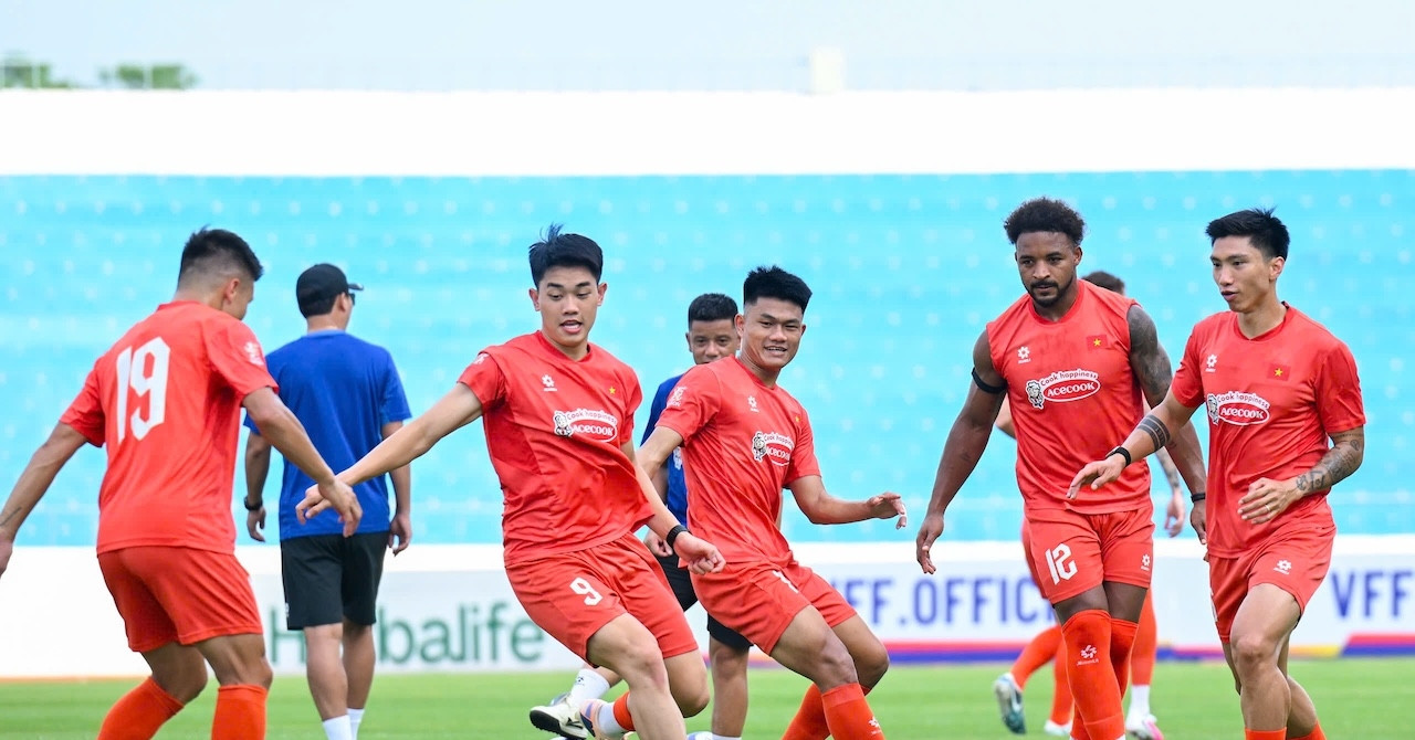 Trực tiếp bóng đá Việt Nam 1-0 Myanmar: Xuân Son ghi tuyệt phẩm