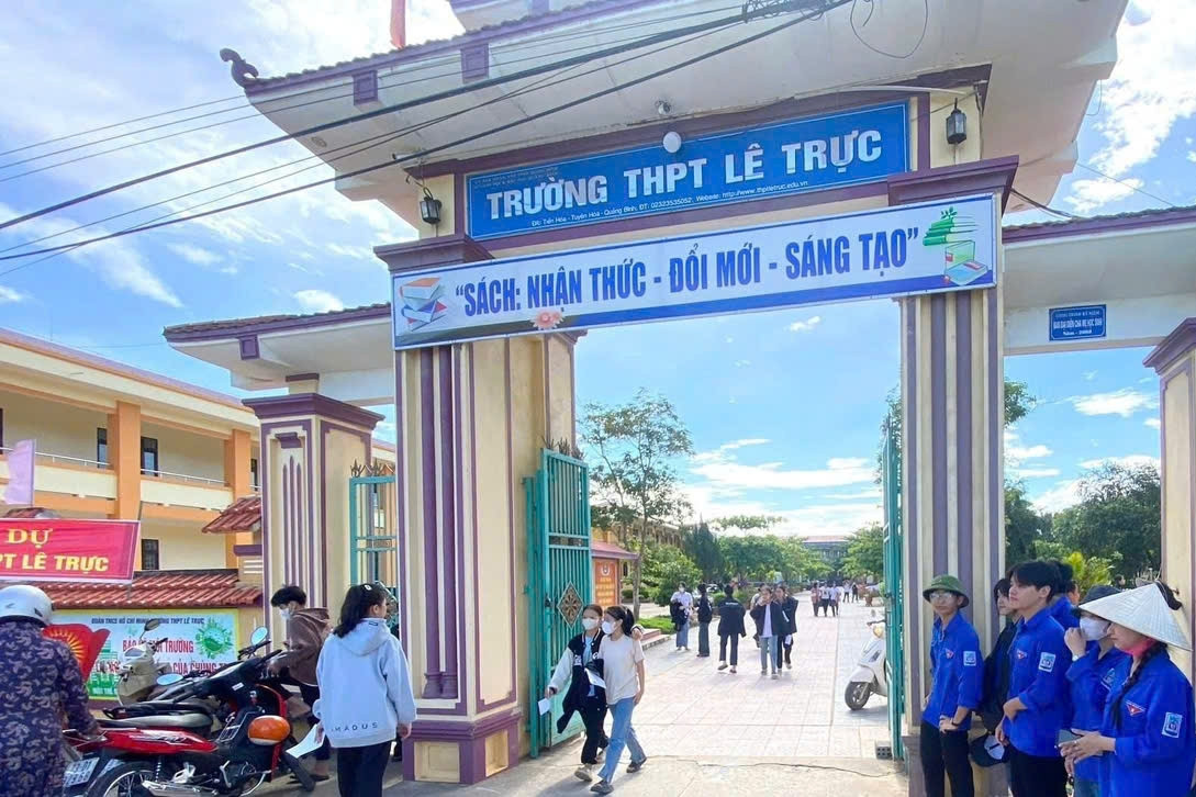 2 giáo viên bị khởi tố vụ gian lận thi tốt nghiệp THPT