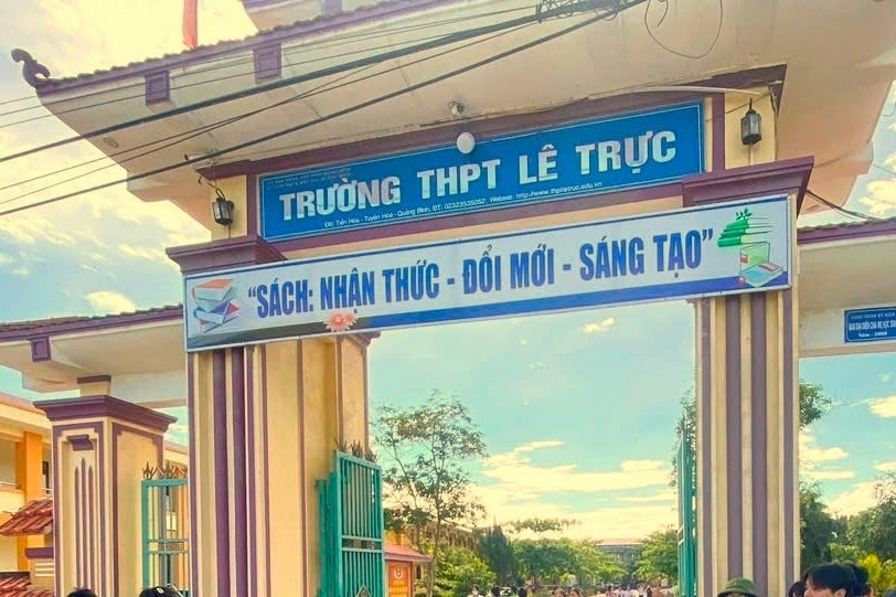 Bộ trưởng GD-ĐT làm việc với lãnh đạo Quảng Trị về vụ vi phạm thi tốt nghiệp