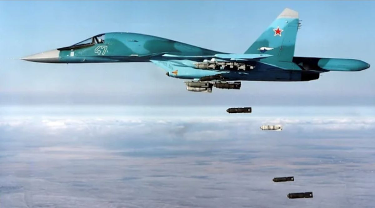 تم الكشف عن طائرة Su-34 المطورة "وحش السماء"، والتي تتميز بقطعة أساسية من المعدات مثبتة خلف قمرة القيادة. 8 Su 34 Nga 2.jpg