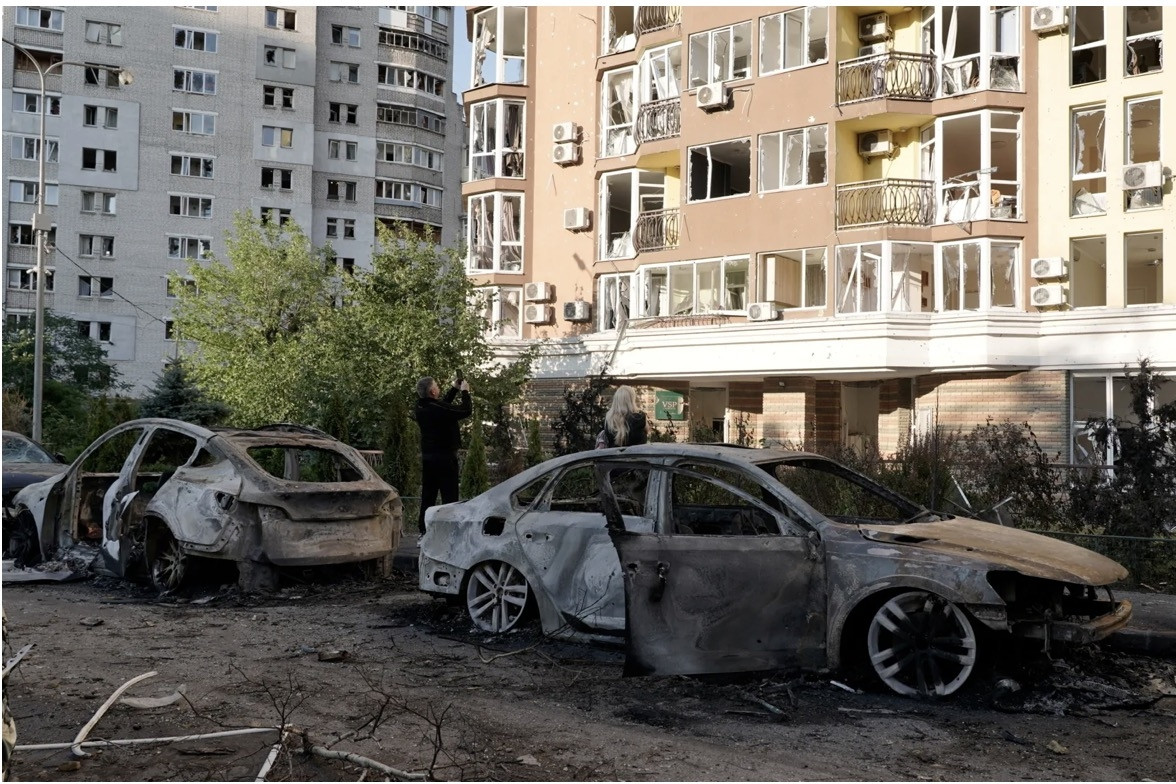 Thủ đô Ukraine bị hàng chục tên lửa siêu vượt âm tấn công