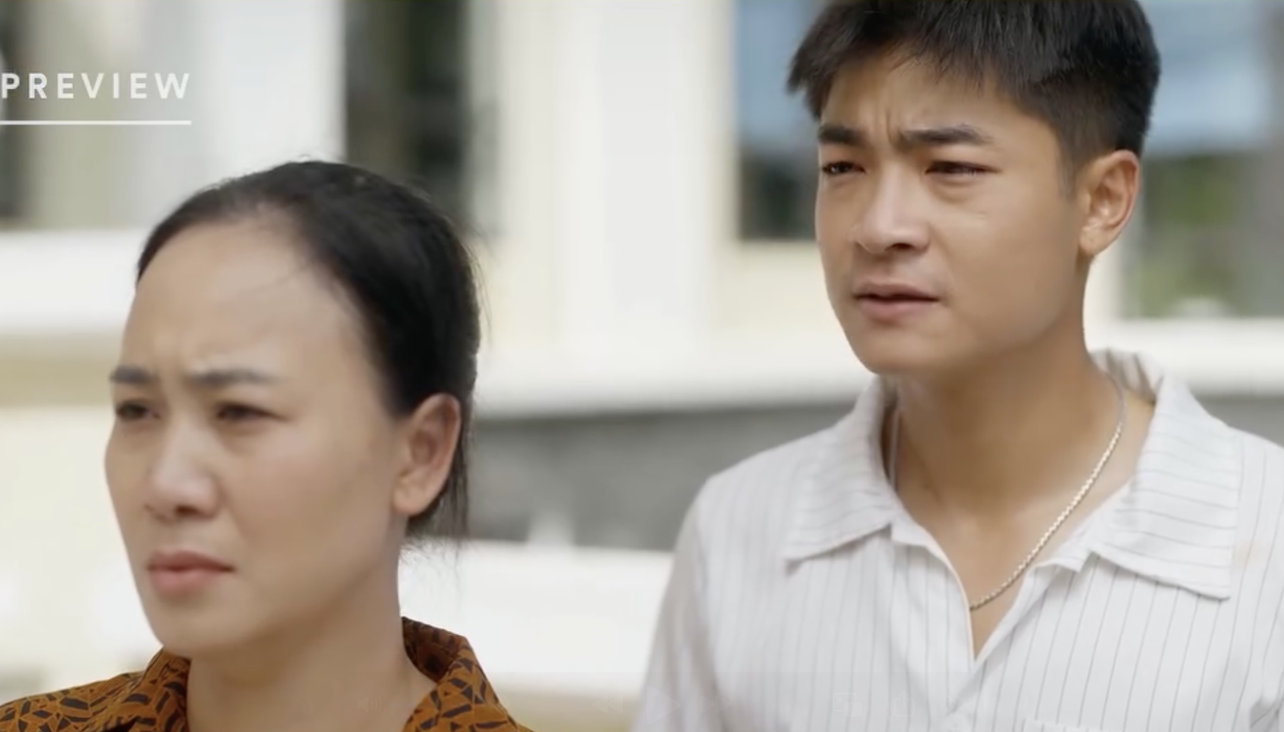 Phía bên kia thành phố