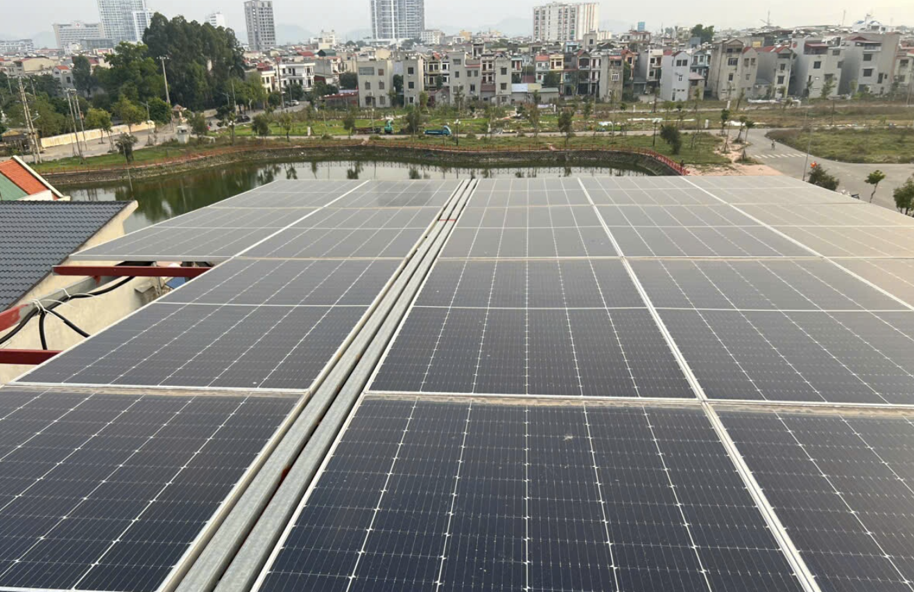 Chi 250 triệu lắp điện mặt trời mái nhà, tiết lộ lý do hiệu quả chưa như mong đợi